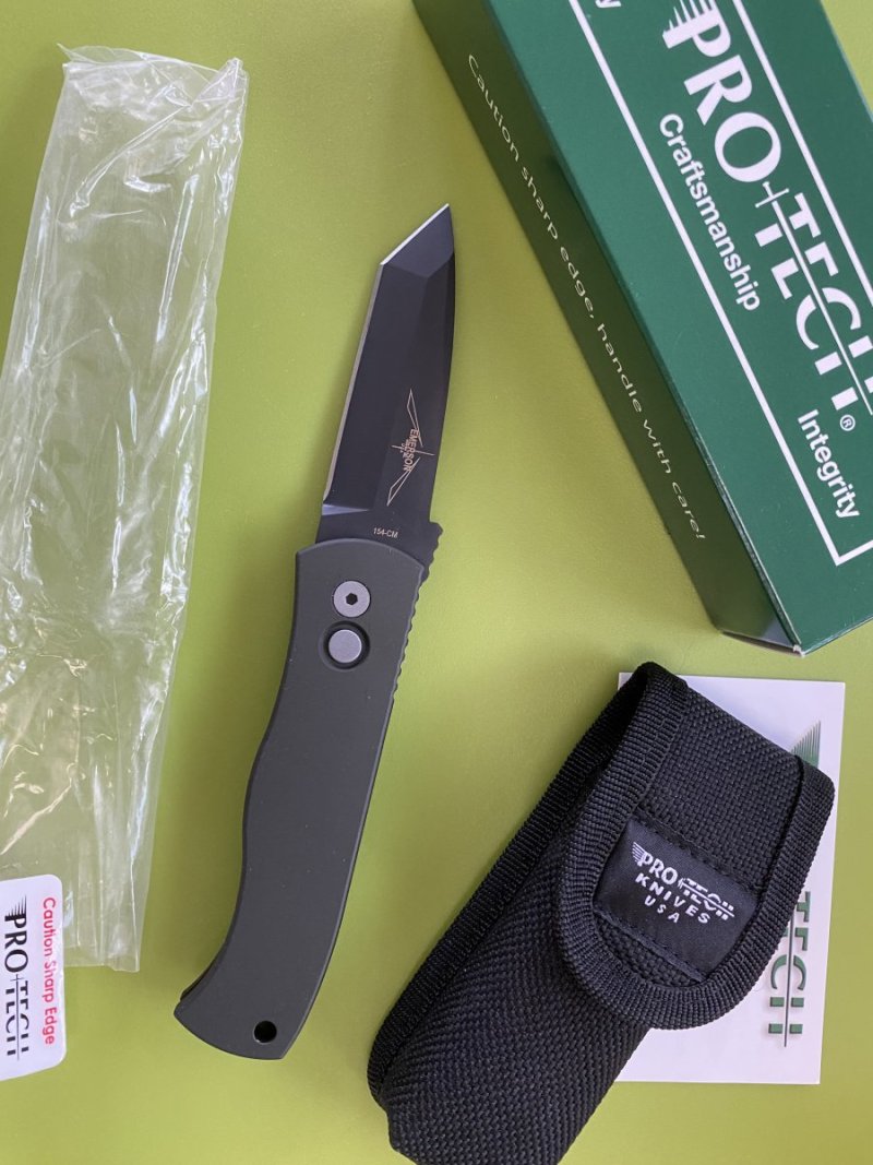 South East GA FS NOS NEW ProTech Emerson CQC7 Knife with Green